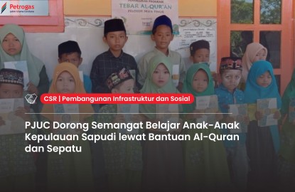 PJUC Encourages Learning Spirit of Sapudi Island Children through Quran and Shoe Donations