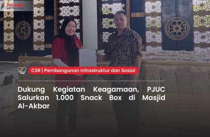 Supporting Religious Activities, PJUC Distributes 1,000 Snack Boxes at Al-Akbar Mosque